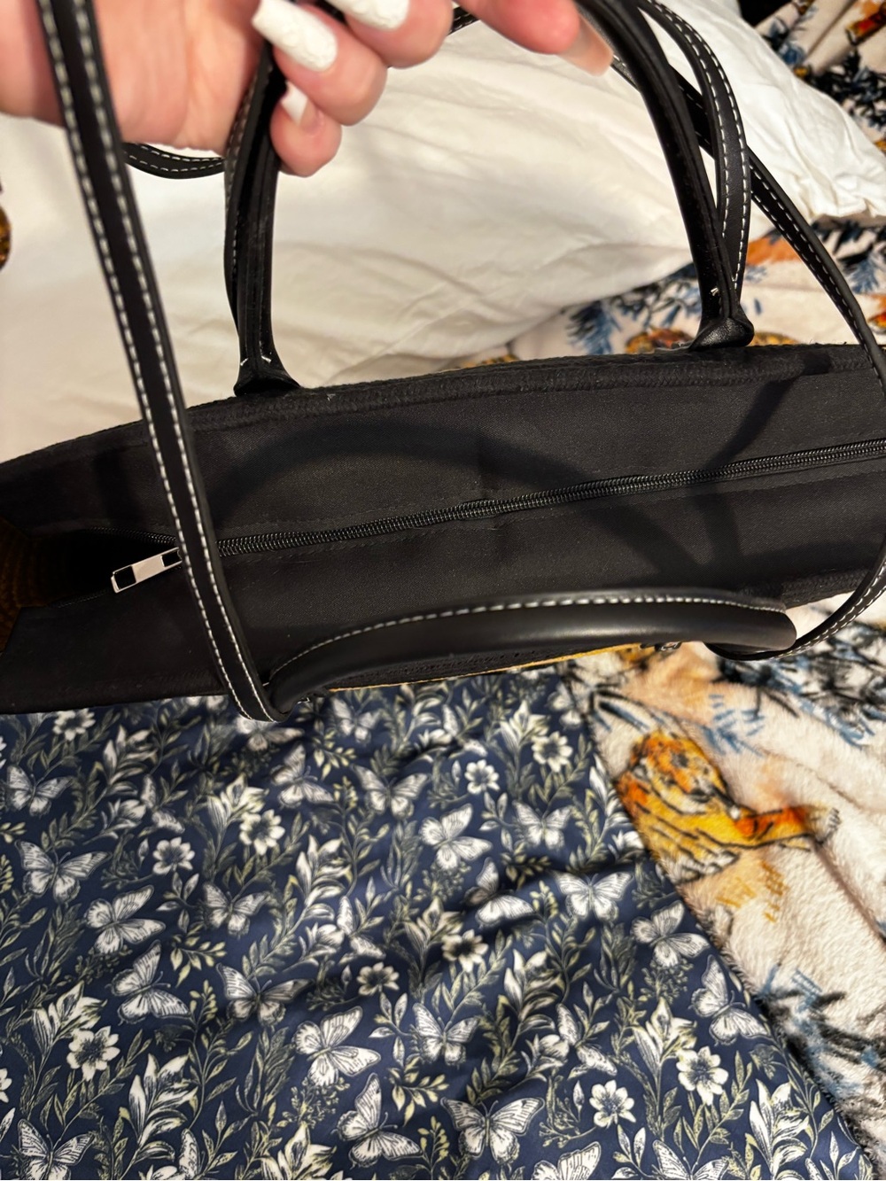 Brand new upscale Two-Tone Straw Tote in Tan and Black - Picture 8 of 8